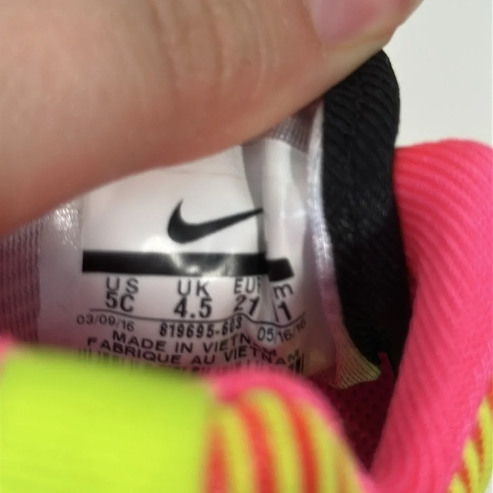 Nike Roshe One Flight Weight Baby Sneakers Size 5C